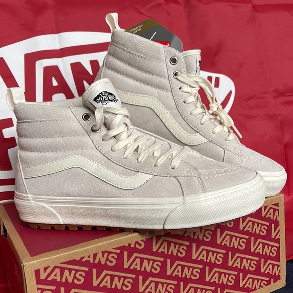 Vans Sk8-Hi Mte-1
Marshmallow/Marshmallow
MAInA5H7YQC5
WMNS boots - sneakers - Picture 6 of 16